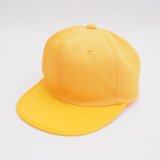 黄色野球帽